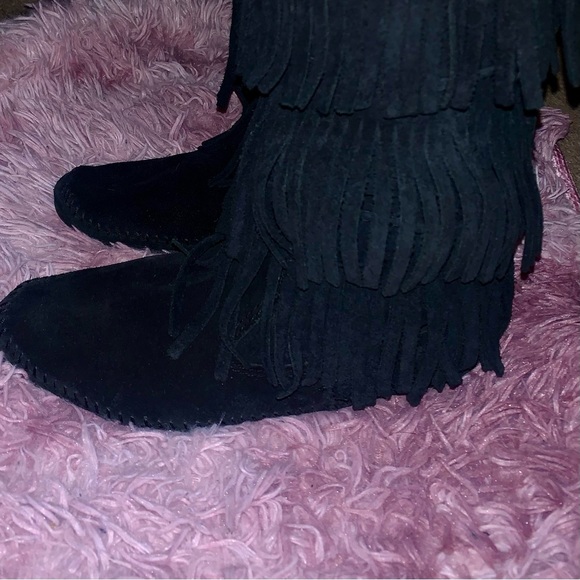 Minnetonka Moccasin 3-Layer Fringe Boots - Picture 4 of 9